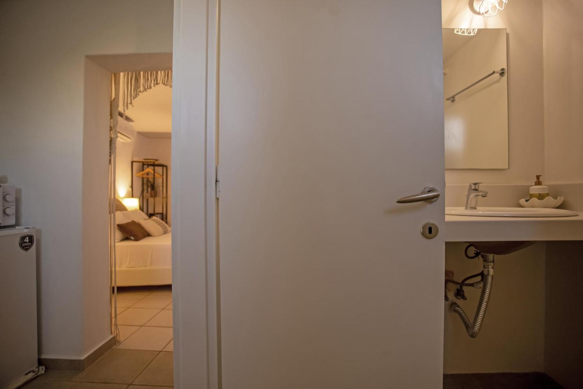 Sing And Blossom Accommodation Mykonos Town 外观 照片